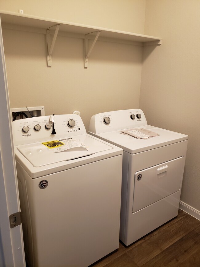Building Photo - 118 Lullaby Dr