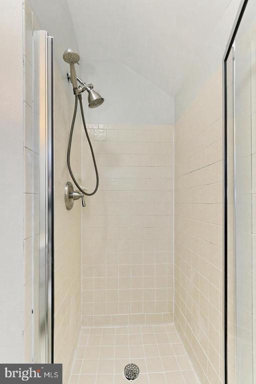 Building Photo - 1024 N Monroe St