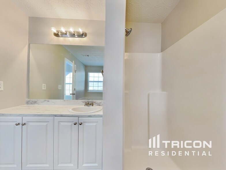 Building Photo - 364 Nunnally Dr