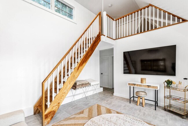 Building Photo - 144 Powell Ave