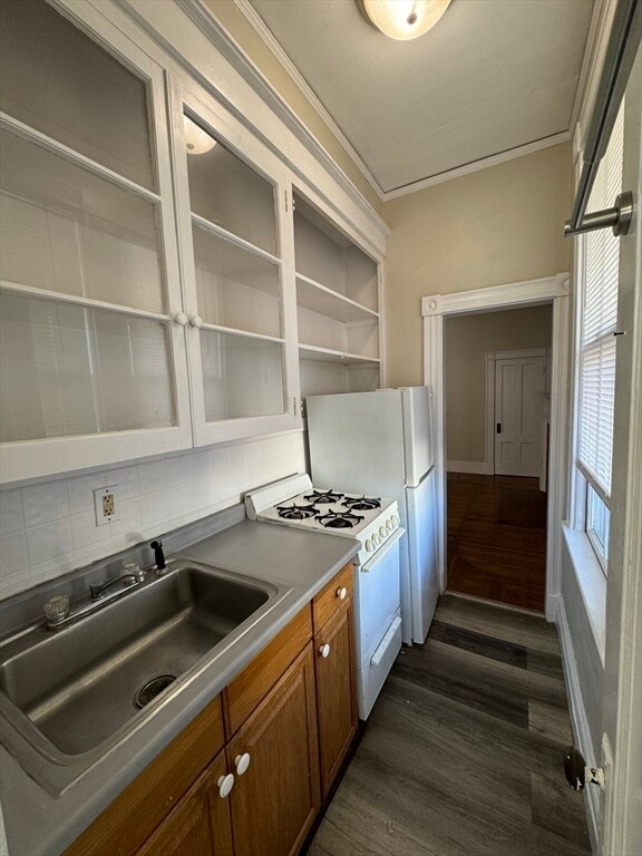 Building Photo - 542 County St