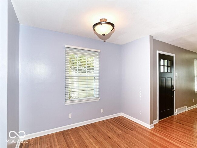 Building Photo - 2407 Baur Dr
