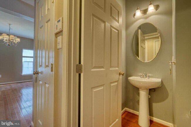 Building Photo - 42245 Sweet Ct