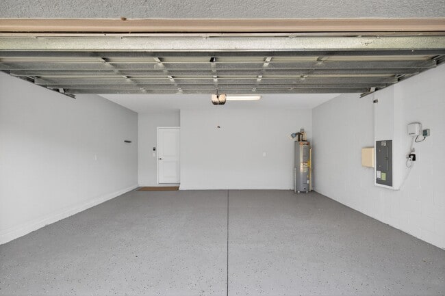 Building Photo - 4BR For Rent - Riverview