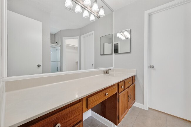 Building Photo - 10506 Ivy Oaks Ln