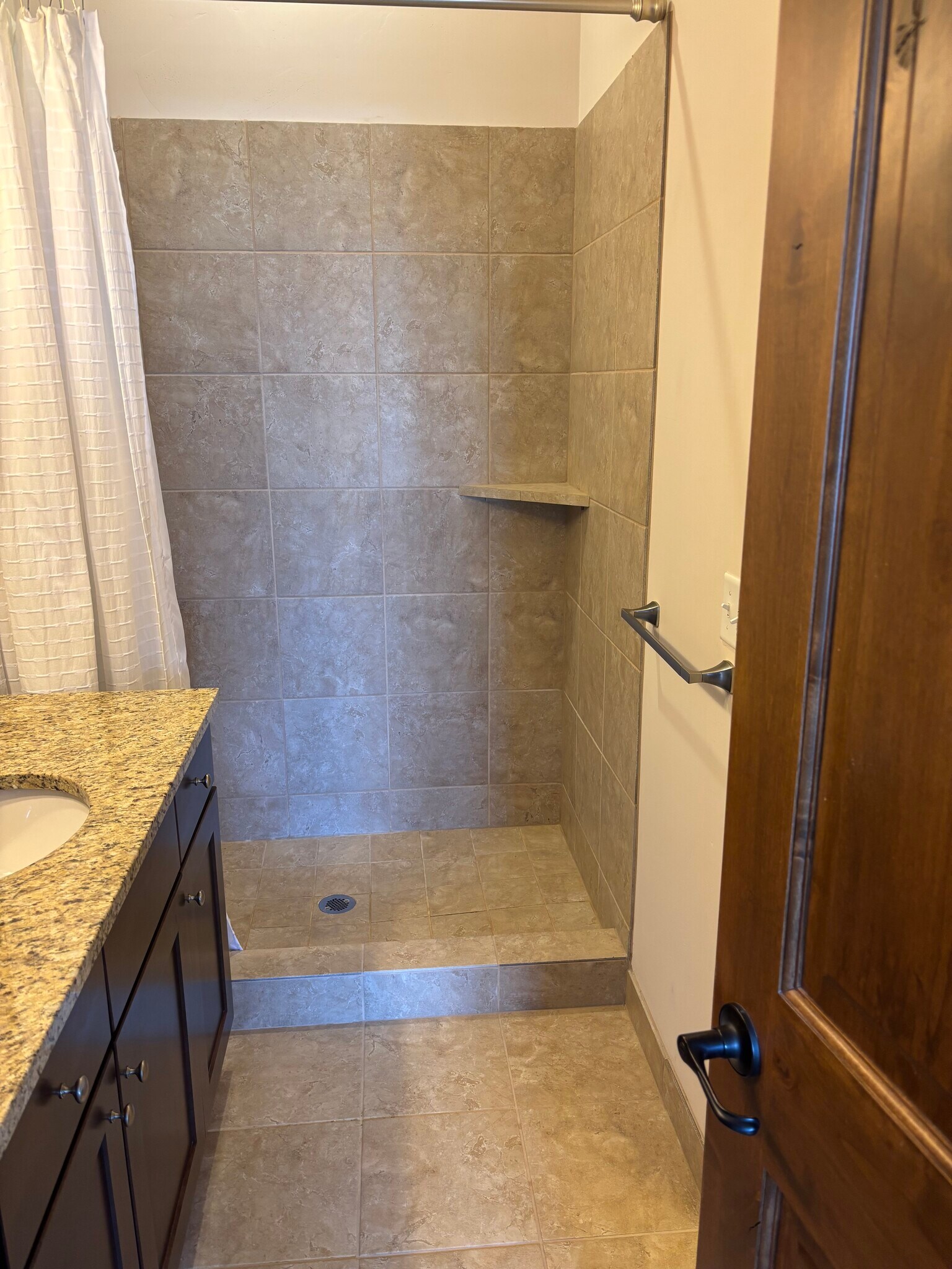 Upstairs shower - 6169 Park Ln S