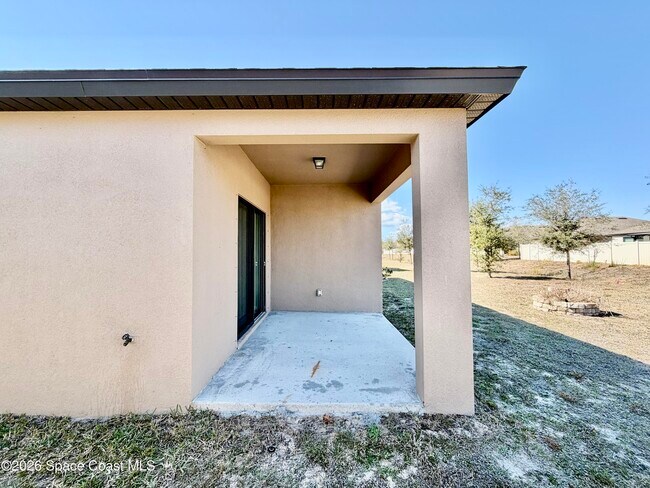 Building Photo - 388 Coyote Dr