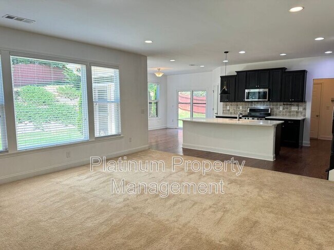 Building Photo - 2045 Birmingham Ct