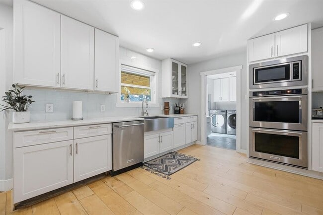 Building Photo - 9707 Bordeaux Ln