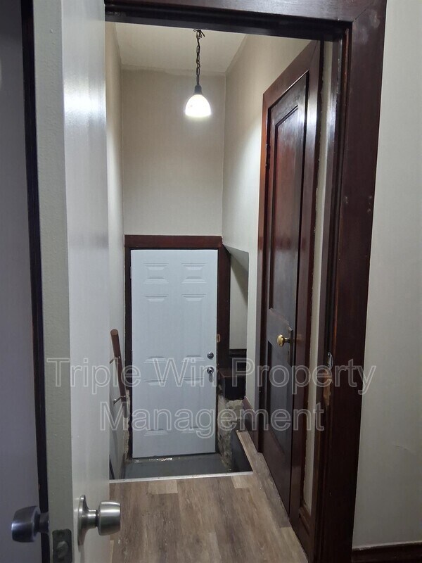 Building Photo - 4891 Hummelsheim Ave