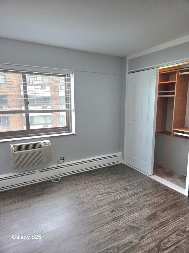 Building Photo - Lake Terrace Condominiums