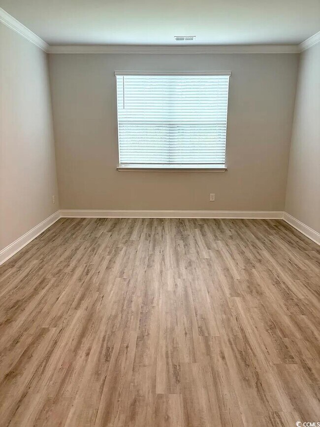 Building Photo - 7100 Shooting Star Way