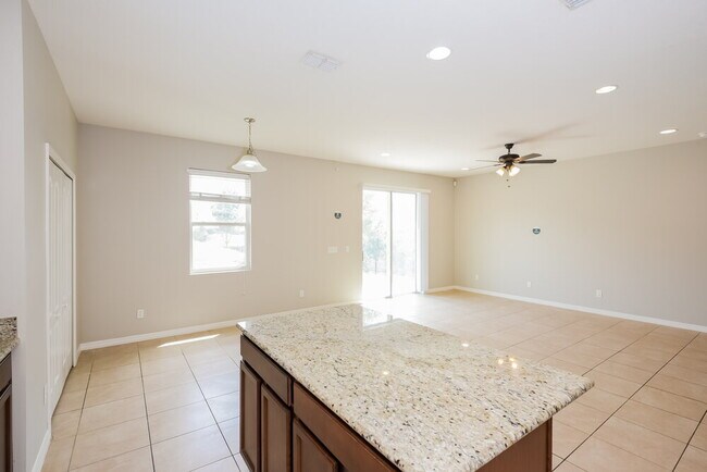 Building Photo - 12425 Hammock Pointe Cir