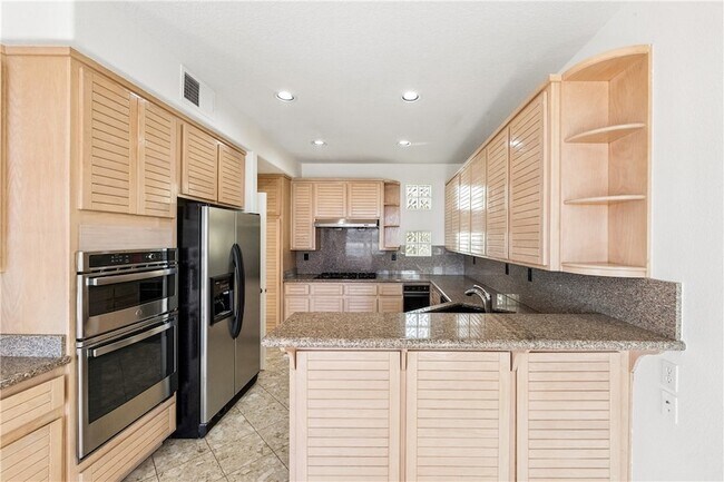 Building Photo - 5824 Spinnaker Bay Dr