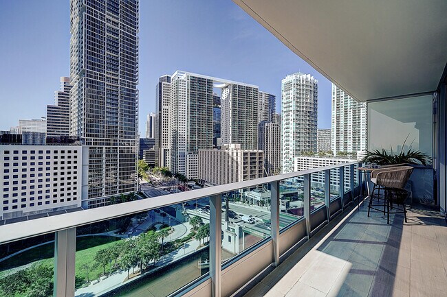 Building Photo - 200 Biscayne Blvd Way