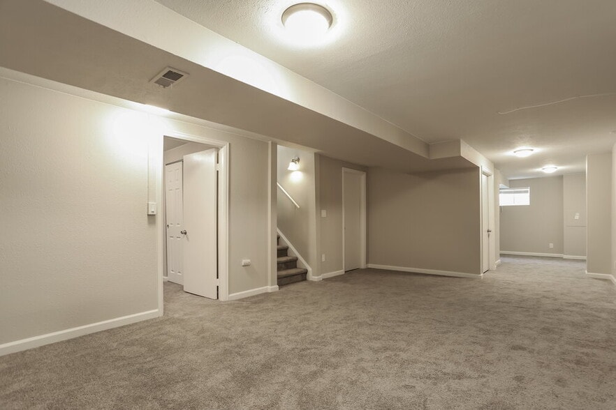 Building Photo - 8993 W Ontario Ave