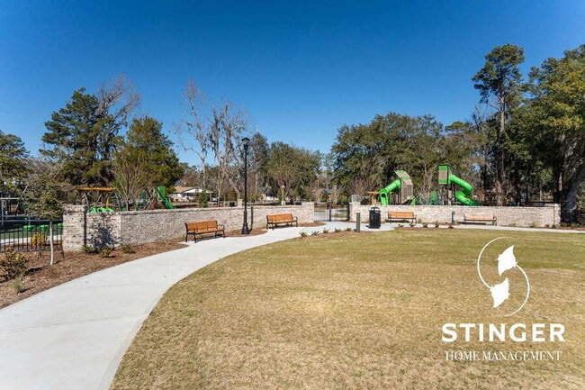 Building Photo - 2677 Broad St