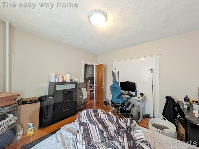 Building Photo - 35 Pearson Rd