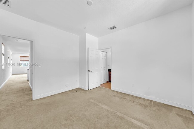 Building Photo - 908 SW 147th Ave