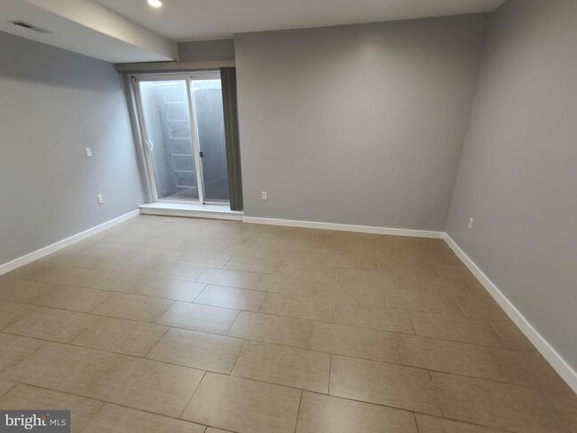 Building Photo - 1105 Mt Vernon St