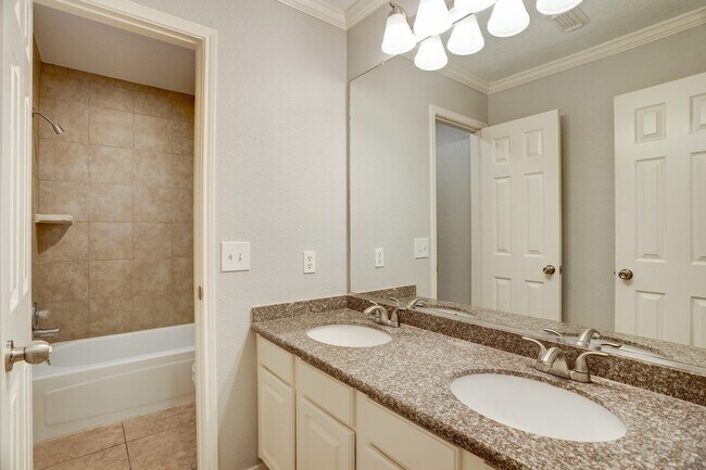 Building Photo - 9311 Cabin Creek Dr