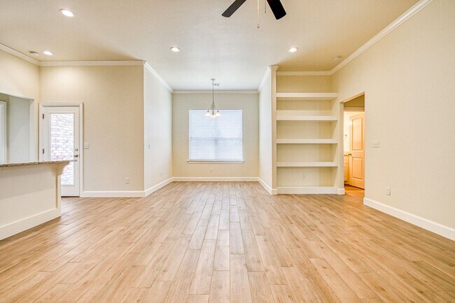 Building Photo - 3100 Pebble Pond Dr