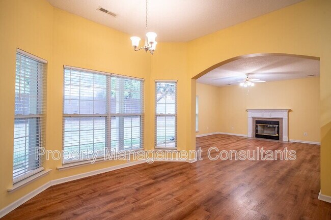 Building Photo - 216 Horseshoe Bend N