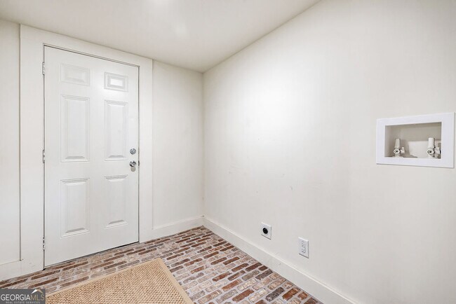 Building Photo - 638 Vickery St