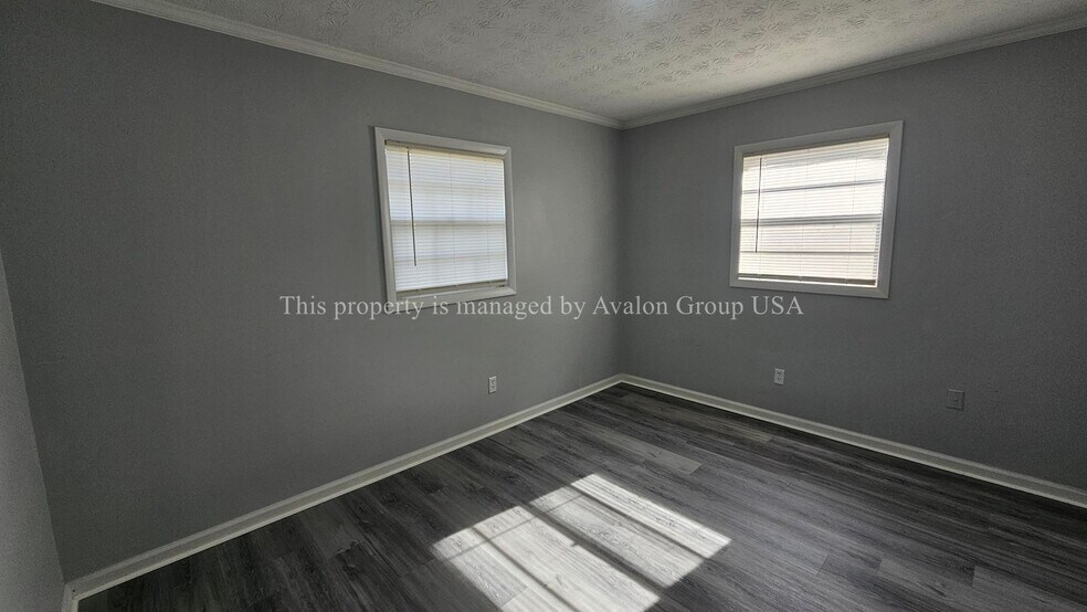 Building Photo - 6063 Longchamp Dr