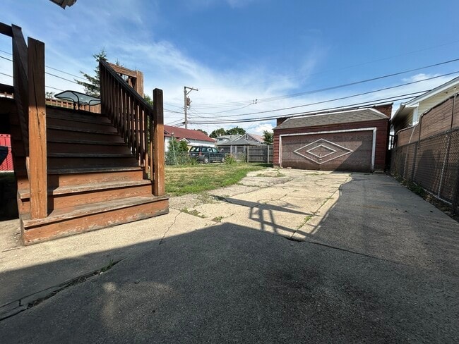 Building Photo - 4942 W Altgeld St