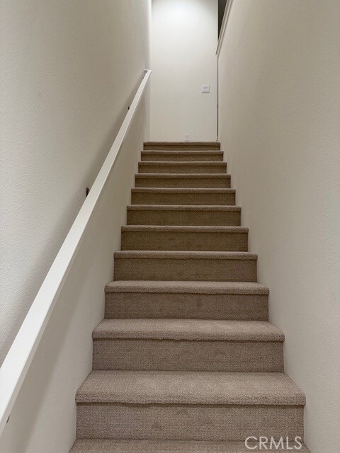 Building Photo - 2420 E Lincoln Ave