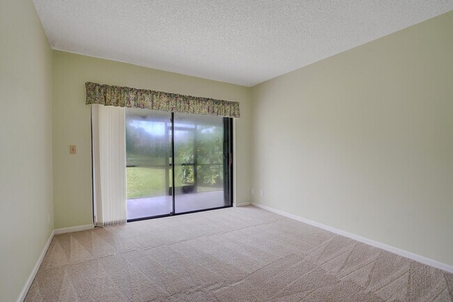 Building Photo - 12712 Spinnaker Ln