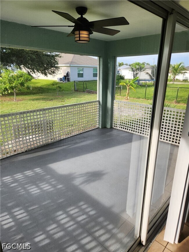 Building Photo - 1627 S Gator Cir