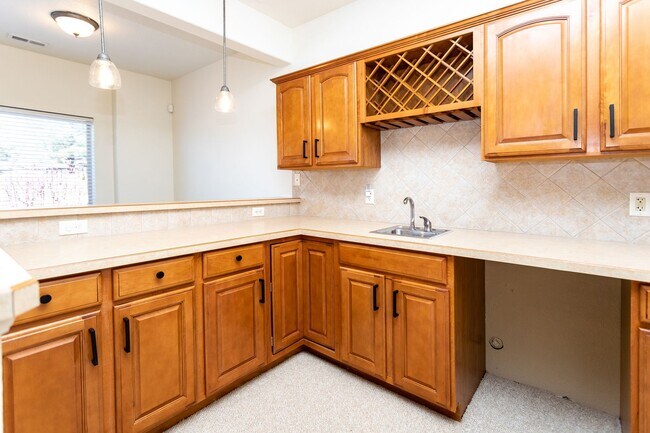 Building Photo - 8270 Regiment Ct