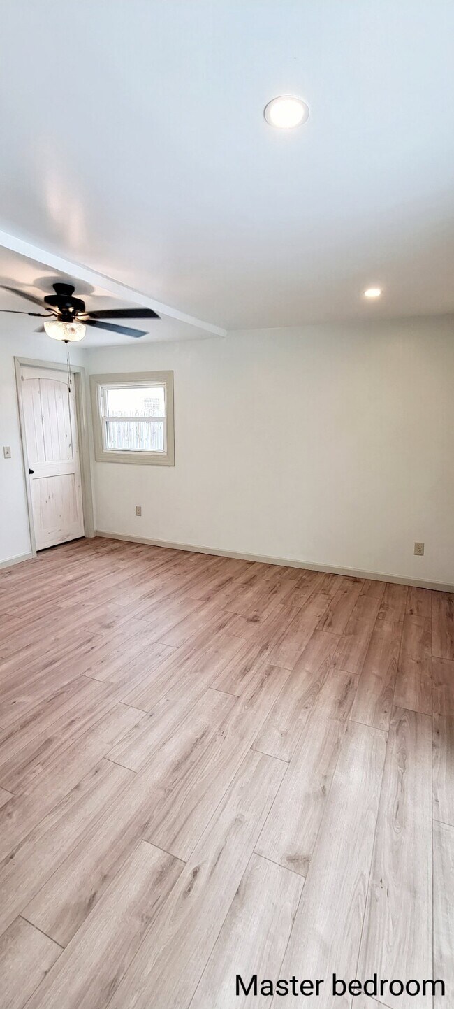 Building Photo - 1228 Garden Ln