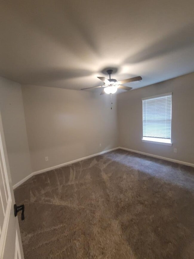 Building Photo - 18208 Autumn Grove Dr