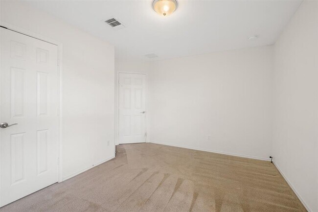 Building Photo - 8913 Winter Haven Rd