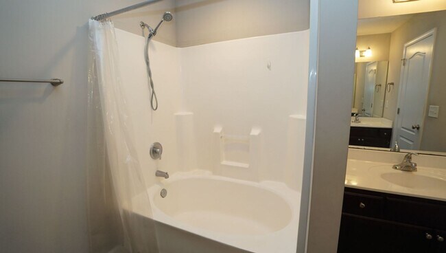 Building Photo - 412 Ridgeway Dr
