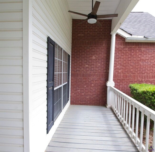 Building Photo - 141 Gleneagle Dr