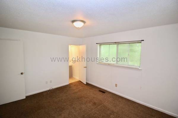 Building Photo - 7313 Valley Ln