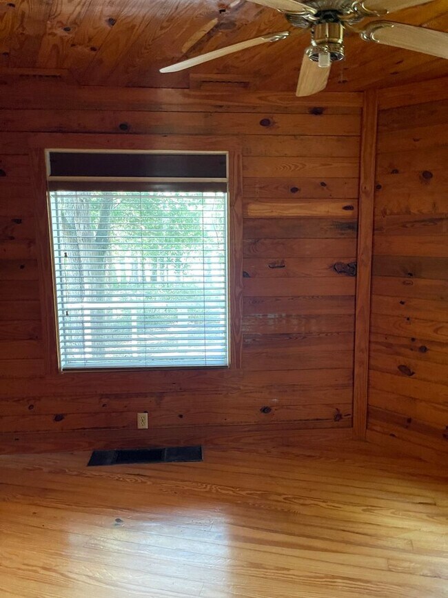 Building Photo - College Station - Lake Front Property - 3 bedroom / 1.5 bath - 2 story Home