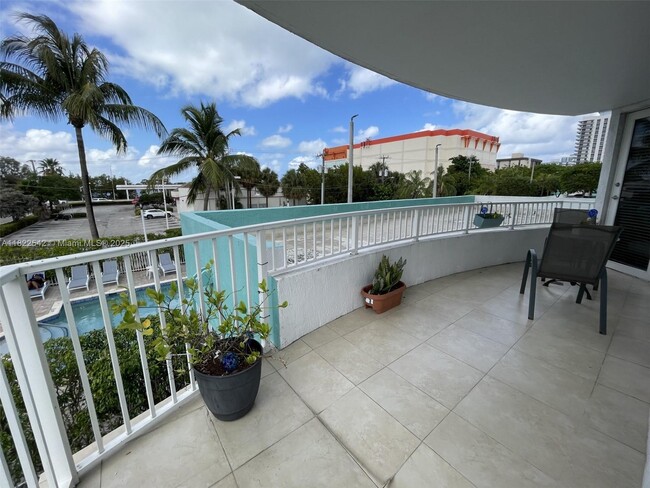 Building Photo - 1555 N Treasure Dr