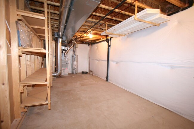 Building Photo - Appealing 3 Bedroom Townhouse Located in G...