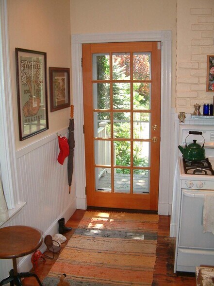 Building Photo - 16 Dresden St