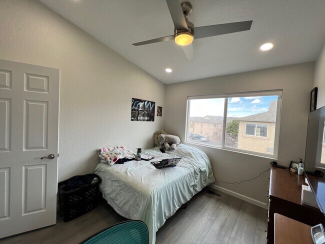 Building Photo - 2062 Gonzaga Point