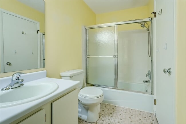 Building Photo - 584 Eastbrooke Ln