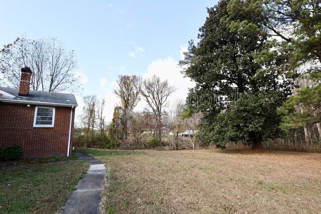 Building Photo - 4038 Old Church Rd