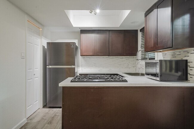 Building Photo - 7800 Northcrest Blvd