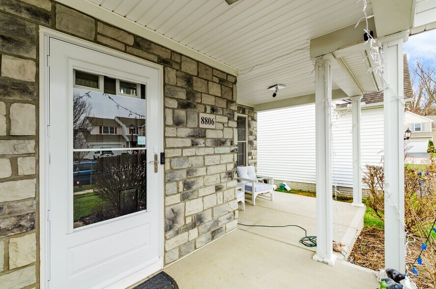 Building Photo - 8806 Emerald Hill Dr