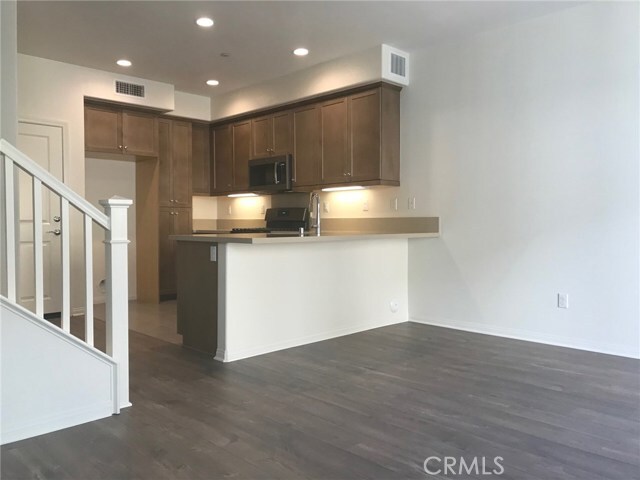 Building Photo - 319 N Edenfield Ave